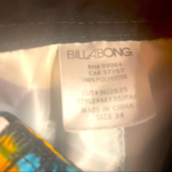 Billabong Board Shorts - Picture 2 of 3